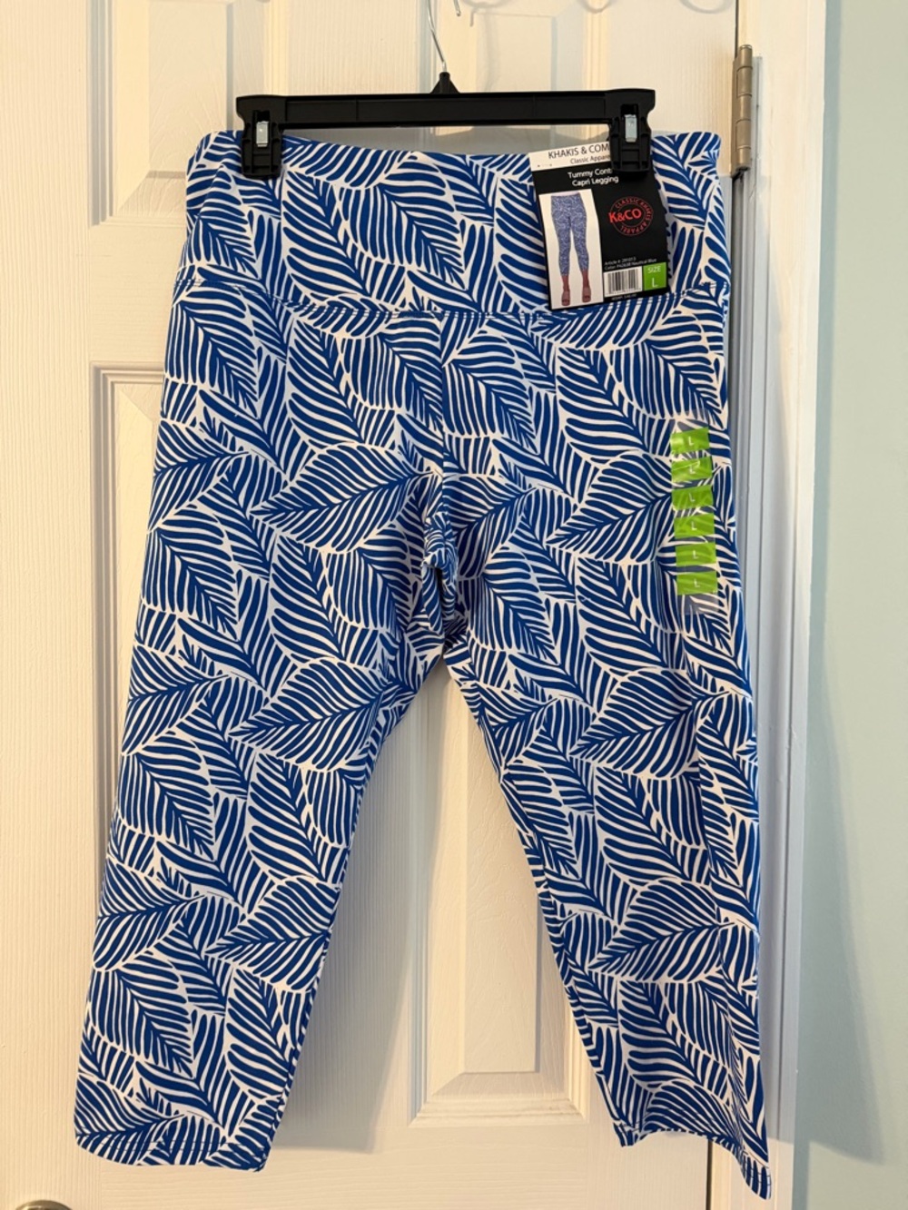 K&C Performance Capri Leggings - Blue Leaf Print